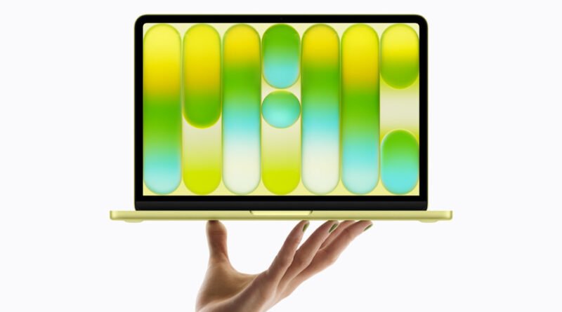 Apple MacBook Neo in citrus